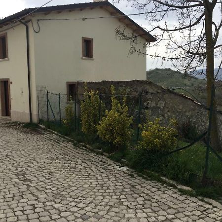 Montagna & Relax Villa Castel Di Sangro Exterior photo
